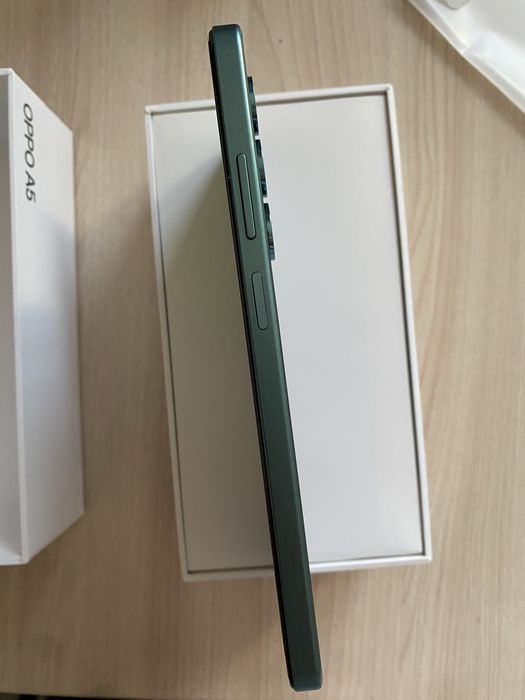 OPPO A5 - жана/новий