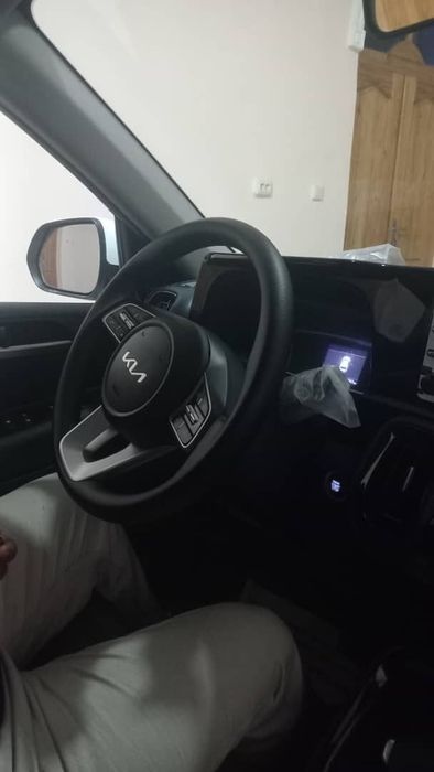 Sotiladi: Kia Sanet avtomat. Rangi oq. Bezinda. Narxi 16.500$  kami bo