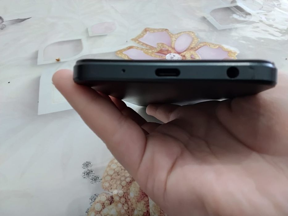 Продам телефон виво у03