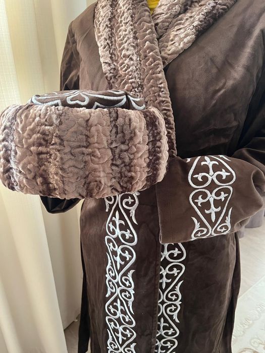 Шапан в комплекте с бөрік (размер 50-52)