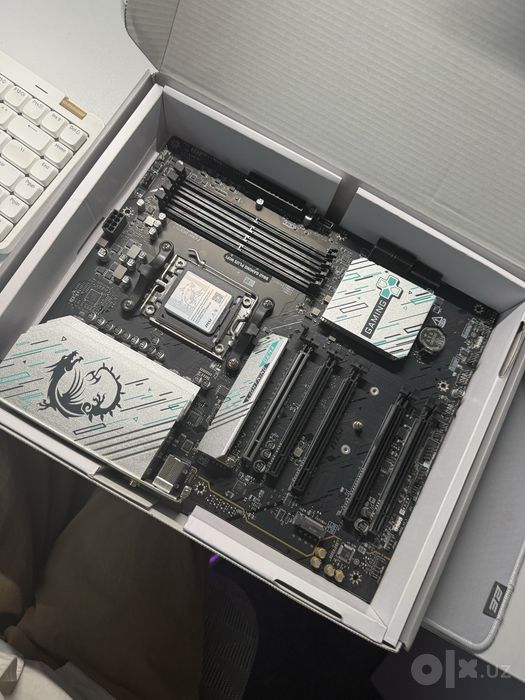 MSI b840 gaming plus wifi (ATX)