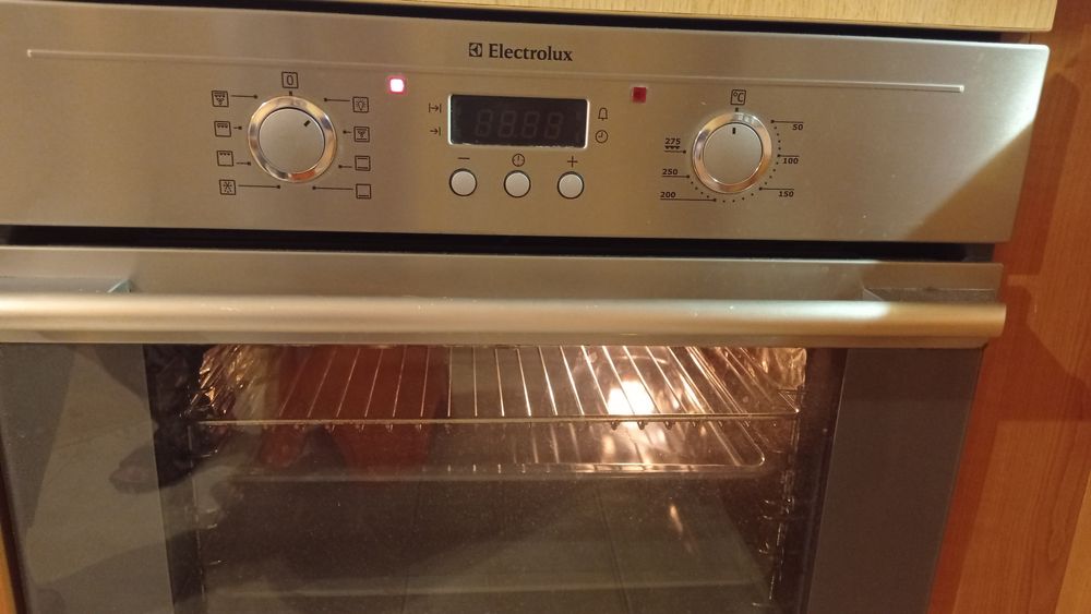 Фурна за вграждане  Electrolux за части