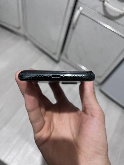 Продаю Iphone 11 pro