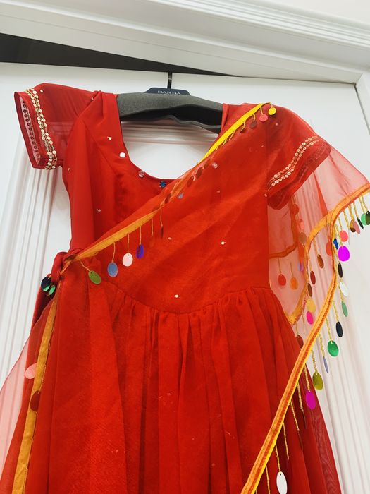 Прокат, продажа разных национальных костюмов народов на 1 мая.: 3 000 ...