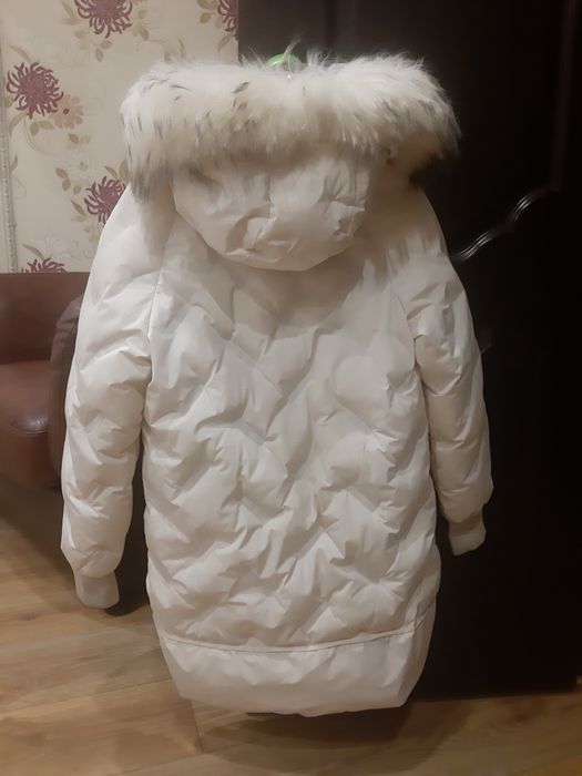 Продам куртку на девочку.Ростовка 140.