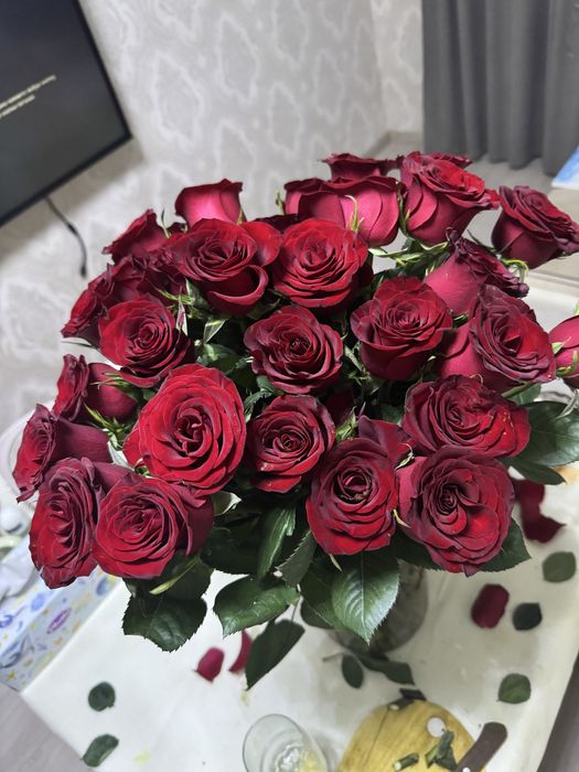 Продам букет из 33 роз, срочно! Куплены час назад
