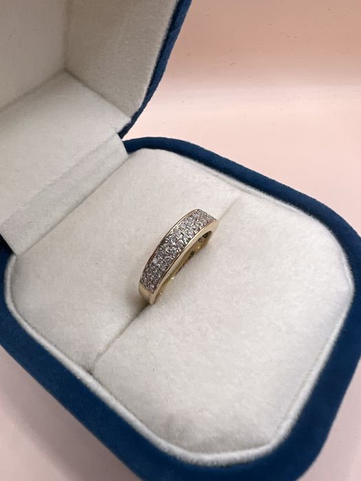 Продам золотое кольцо.