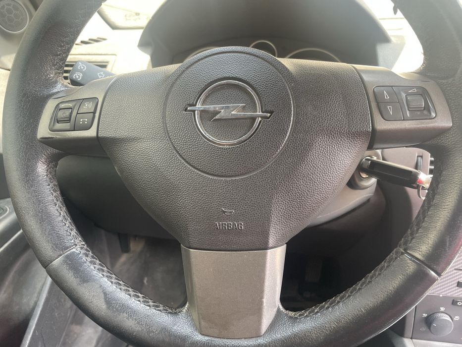 Opel Astra H 2006 - Diesel pentru piese - COMPLET