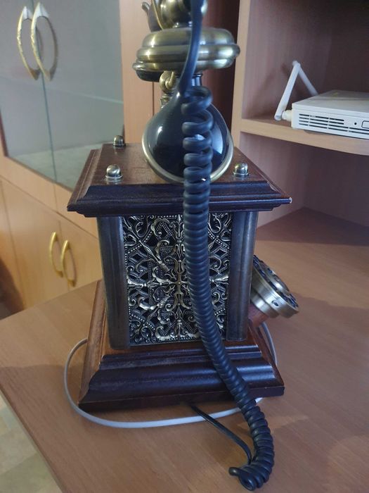 Продам ретро телефон в рабочем состоянии