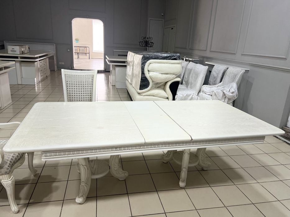 Продам обеденный стол со стульями