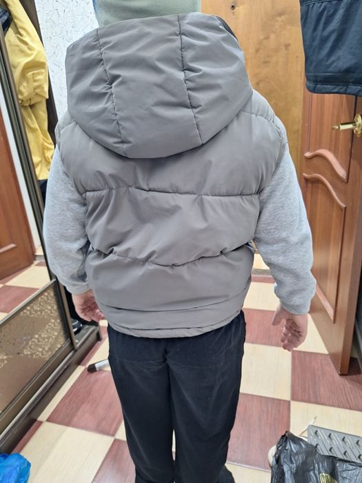 Продам жилетку на мальчика