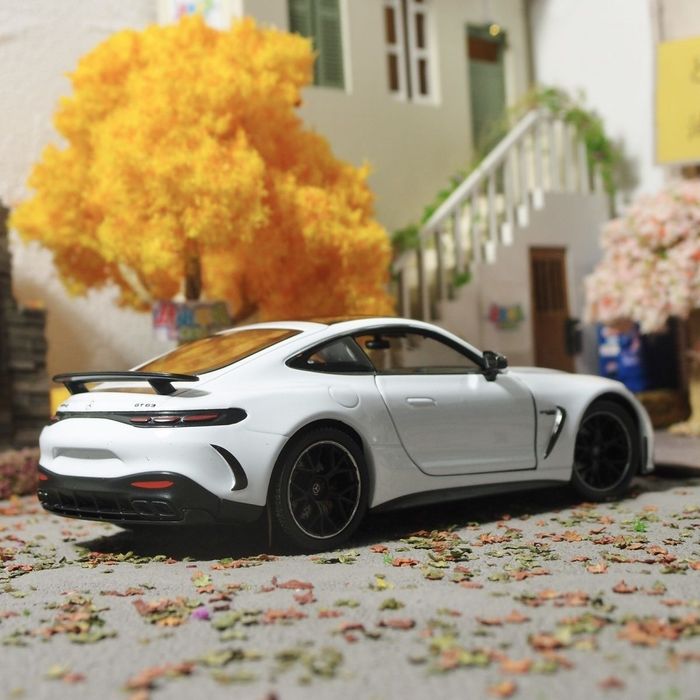 Mercedes - AMG GT 63 1.24! Металлическая модель со светом и звуком