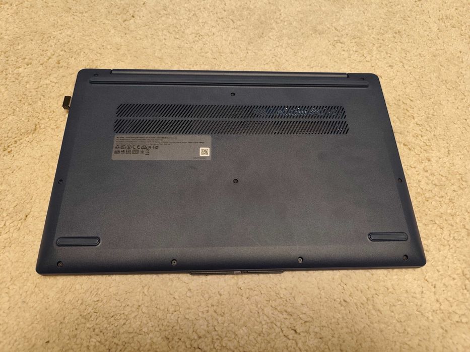 Laptop Lenovo IdeaPad3 15IAH8, i5-12450H, 15.6" Full HD, 8GB, 512GB NVMe ca nou