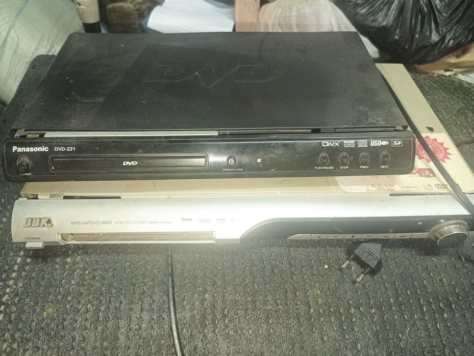 Dvd player 2 штук