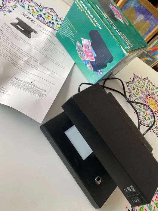 Детектор за фалшиви пари