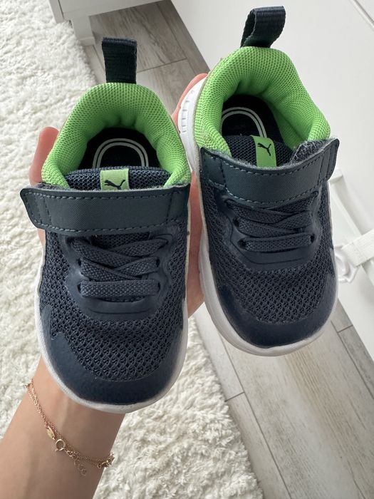 Adidasi Puma bebelusi