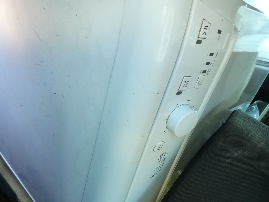 Съдомиялна Hotpoint ARISTON LSF 712 цяла за ремонт или части