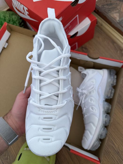 Vapormax White Marimea 42 si 43