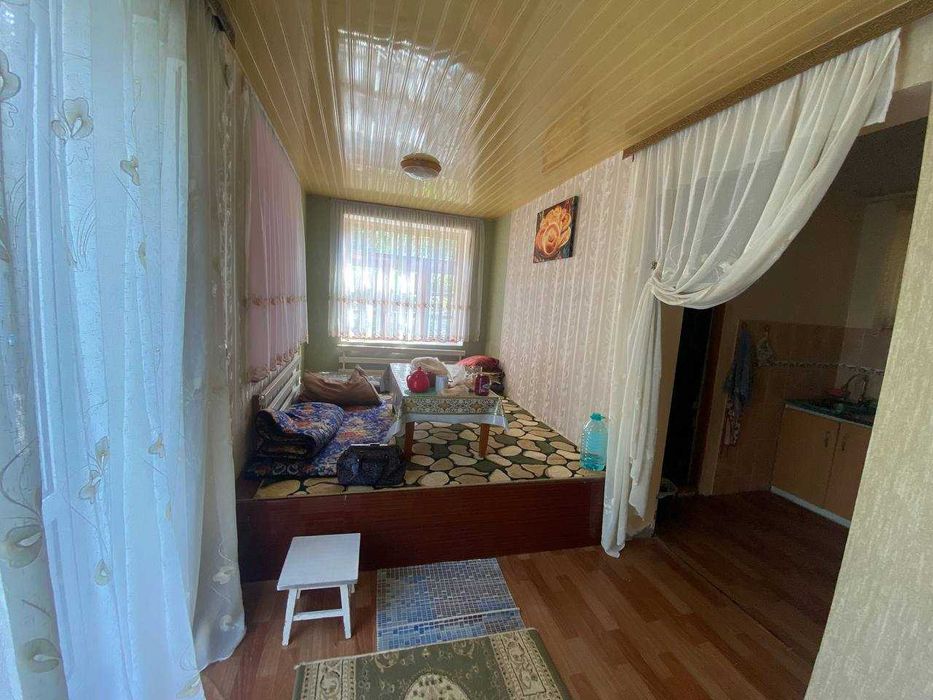 Продаётся двухэтажный дом/дача в Чирчике (ориентир Джалаир,СВТ «Куёш»)