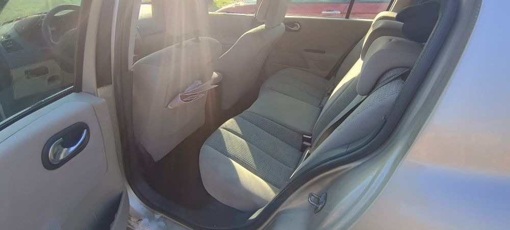 Vand megane 2, 1,5 dci, 6 trepte, ac, pilot automat.