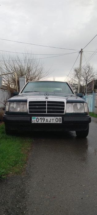 Продам машину Мерседес 124