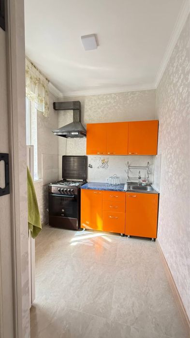 Срочно!!! 1 комнатная квартира.Юнусабад метро Бадамзар.