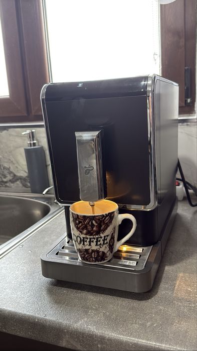 Кафе машина на зърна.           !