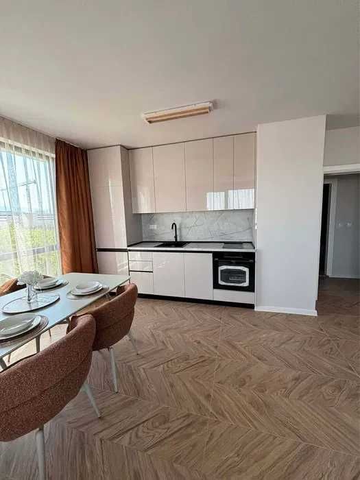 Продава се Тристаен апартамент в Пловдив, Тракия - 100 кв.м за 969 €/кв.м - Снимка #2
