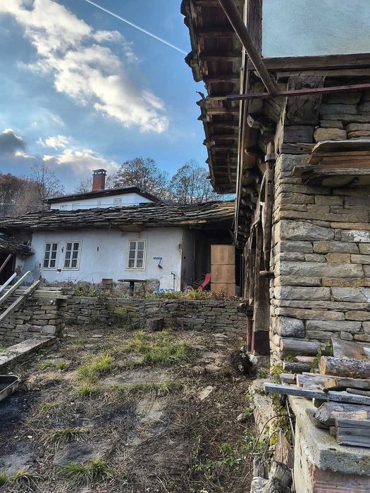 Продава се Къща в с. Кози рог, Област Габрово - 190 кв.м за 118 €/кв.м - Снимка #1