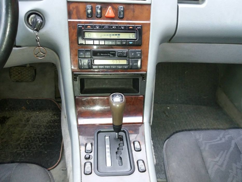 Мерцедес Е 300 95г