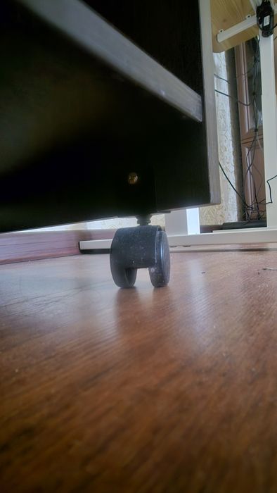 Стол компьютерный компактный мобильный