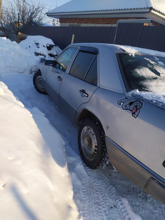 Срочно продам Мерседес Е230