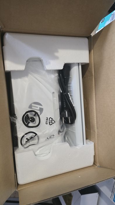 Лазерен Принтер HP LaserJet MFP M140w (3-в-1, Wi-Fi)