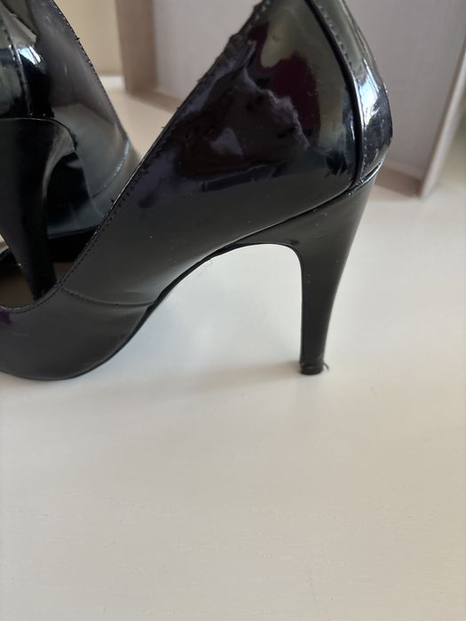 Черни обувки на ток reserved