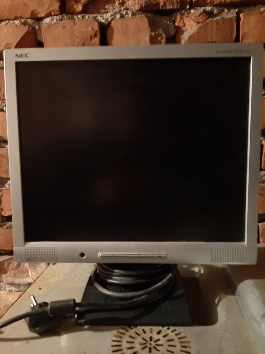 Компютър настолен