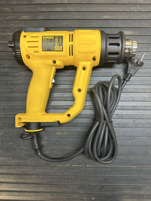 Продам промышленный фен Dewalt