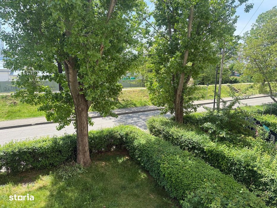 Vanzare apartament 4 camere, modificat, Targoviste, micro 9, et.1