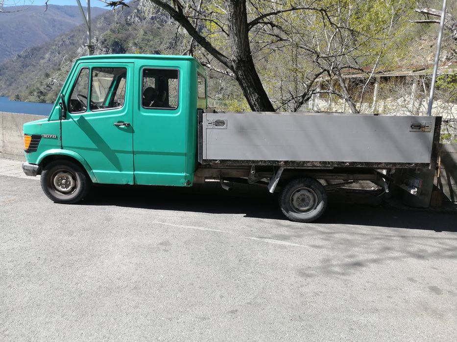 Мерцедес 307 на части