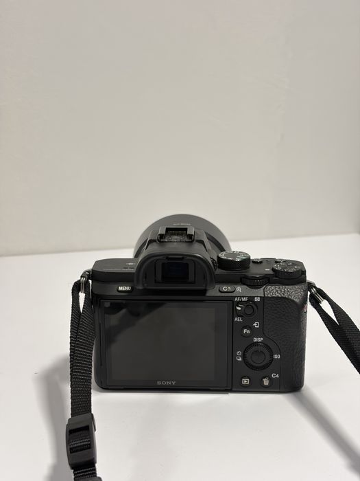 Sony a7 ii + obiectiv f/1.8 50mm sony