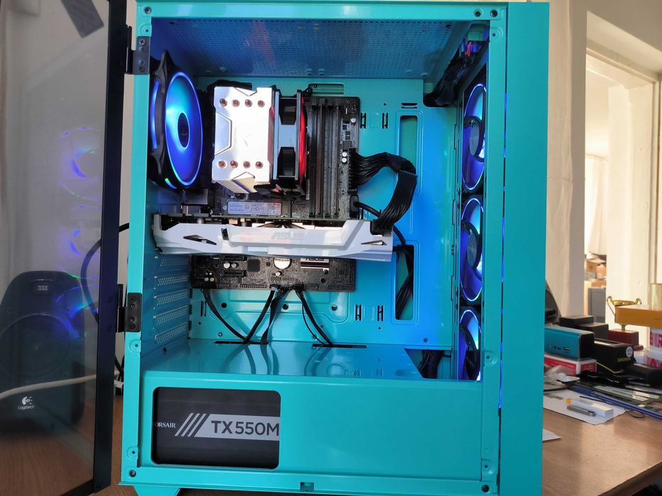 Unitate PC GAMING i7 8700 4.6Ghz/16GB DDR4/GTX1070 8GB GDDR5/SSD 256 NVMe/1TB HDD