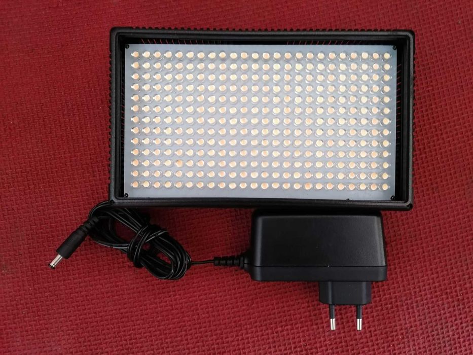Lampa Video VL-312 BiColor 312 leduri 3200-5600K cu incarcator 220/12v