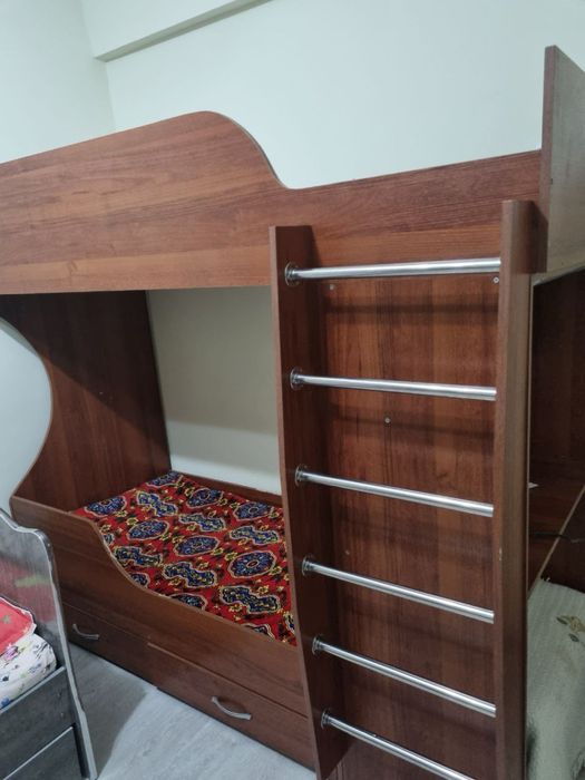 Двух этажная кровать