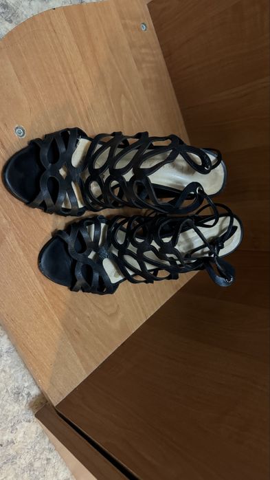 Обувь женская за 5000 тг