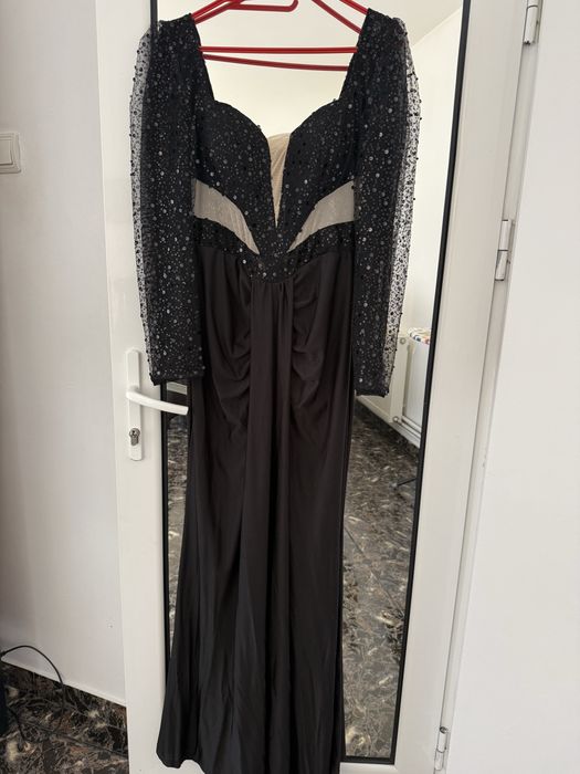 Rochie neagra de okazie cu paiete