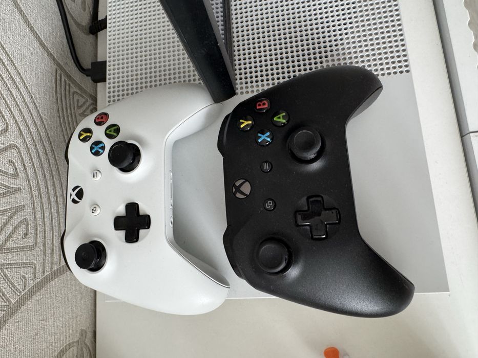 Игровая приставка Xbox One S