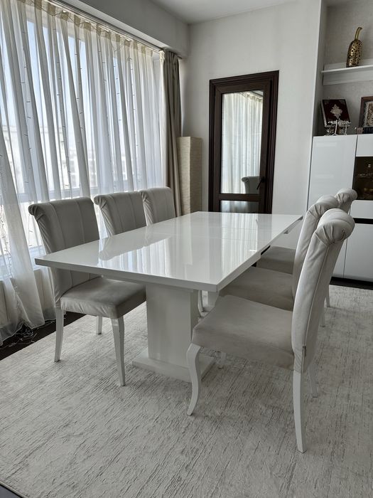 Стол со стульями