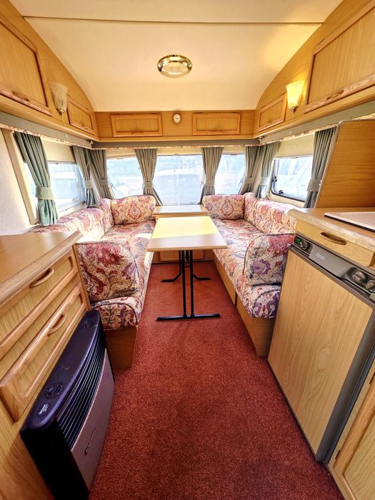 Rulota BAILEY Imperial 2001 cu moover ,cort