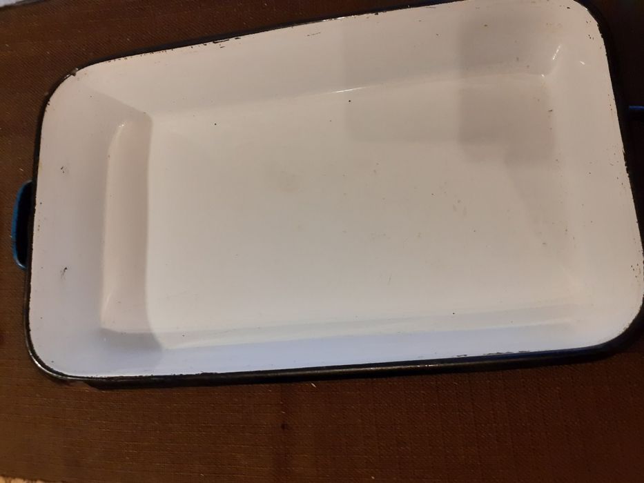 Vand tigaie cu 3 compartimente si capac, tava emailata, tavi minipizza