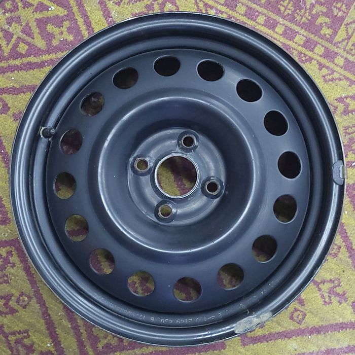 Комплект дисков R16 с колпаками.