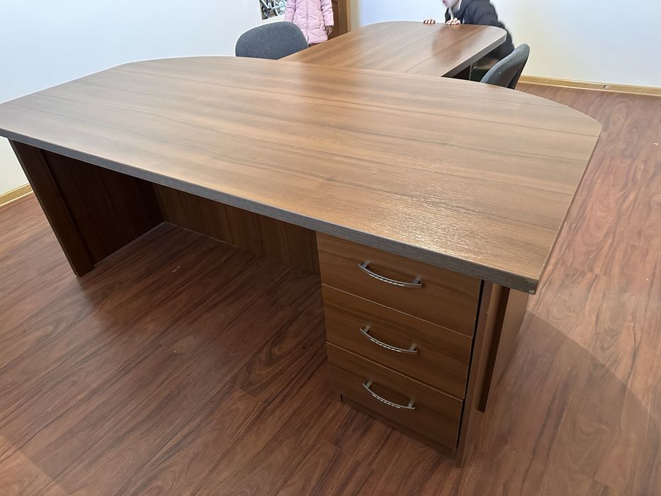 Продам офисную мебель